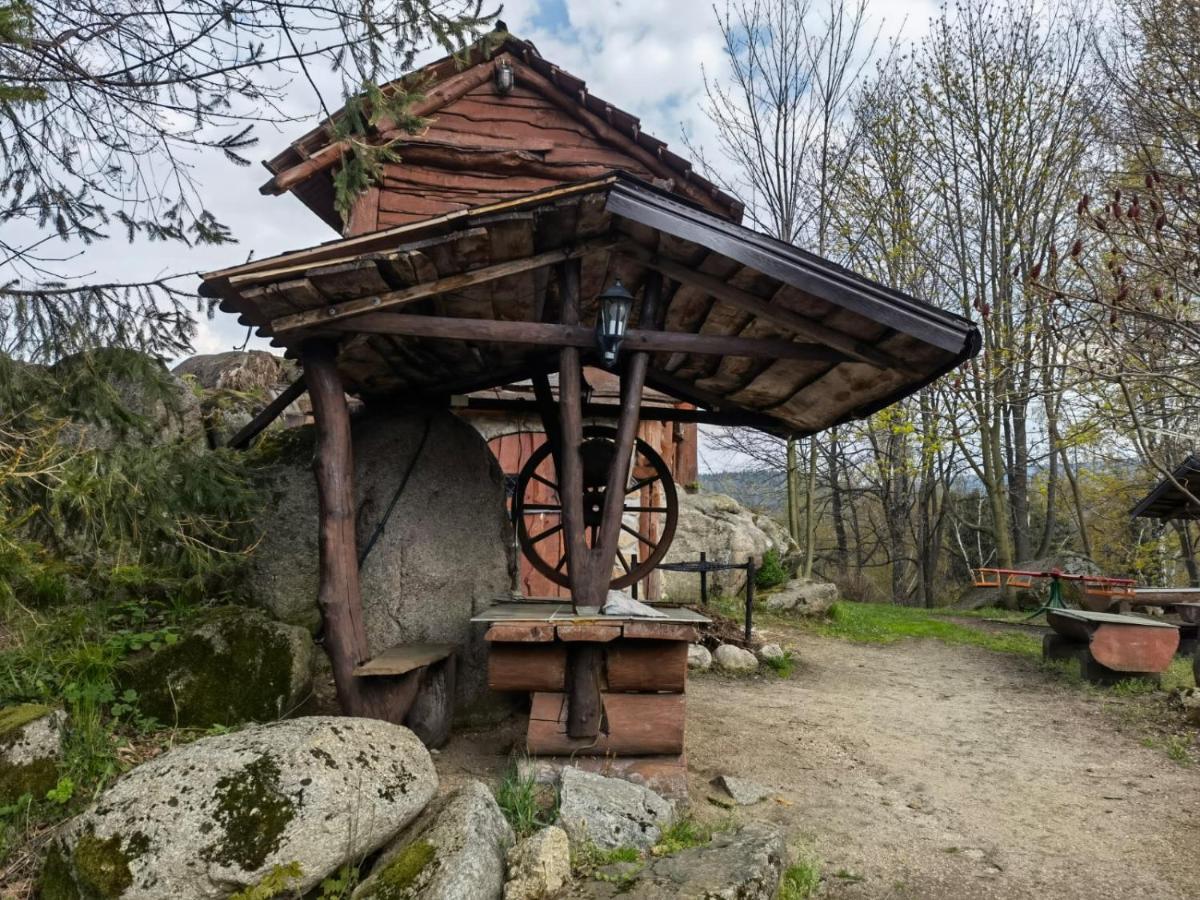 Osrodek Wypoczynkowy Nad Wodospadem Przesieka Kültér fotó
